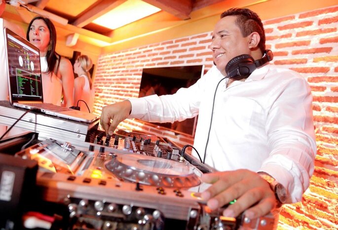DJ Daniel Mieles