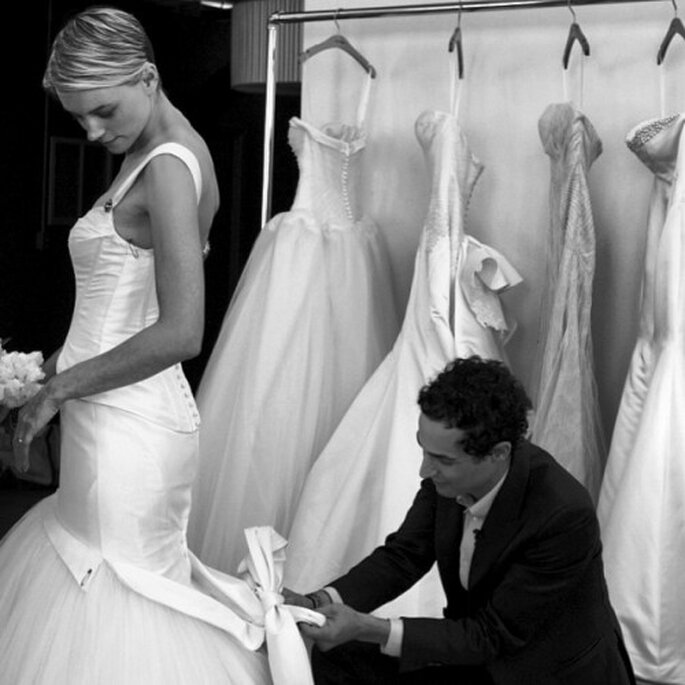 Zac Posen trabaja en su nueva línea de vestidos de novia para David's Bridal - Foto Zac Posen Instagram