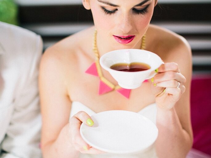 Taza con forma de corazón, para darle un toque romántico a la hora del té... o a tu boda. Foto: Cathrin D’Entremont