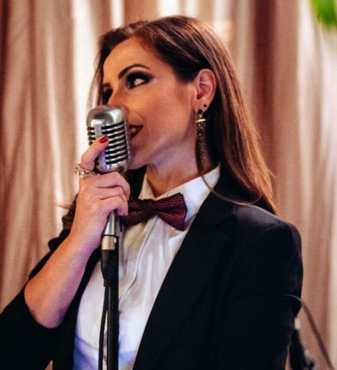 Tatiana Chammas cantora de casamentos música ao vivo