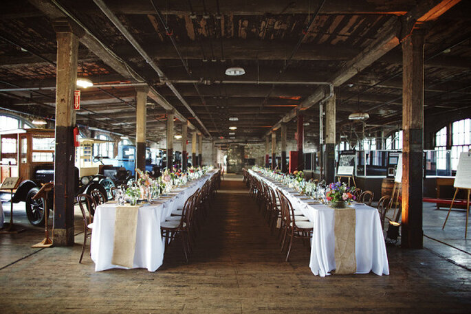 Mariage chic et raffiné à l'usine Ford. Photo: Jeffrey Lewis Bennett