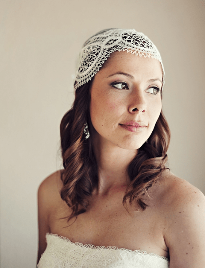 Auch mit offenen Haaren können Sie einen Brautschleier tragen. Foto: Fran attitudefotografia.com