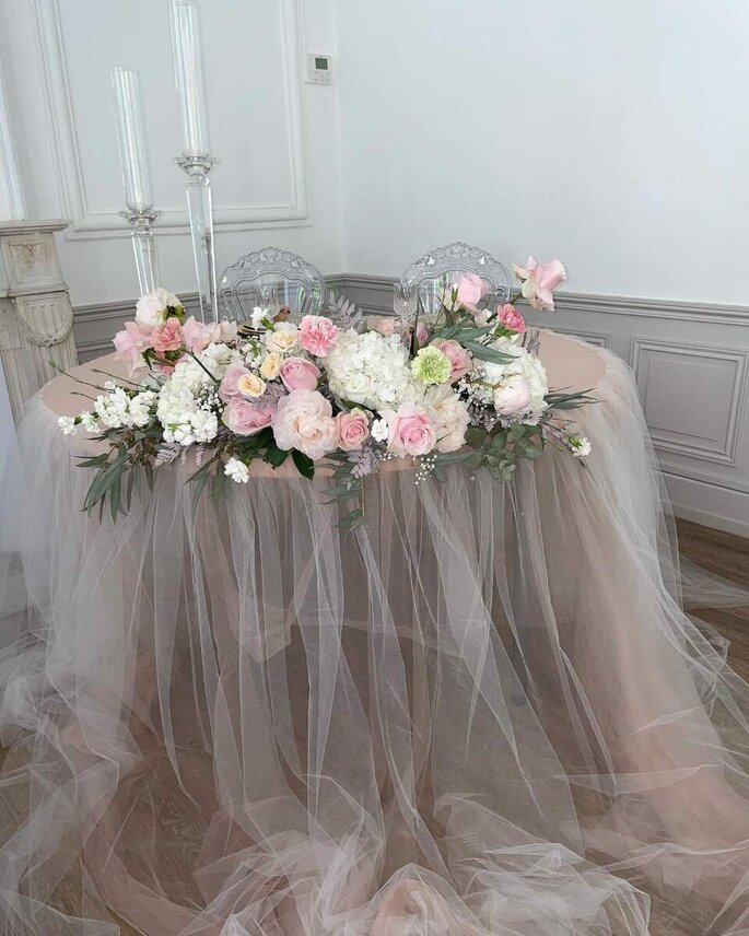 Centre de table de mariage fleuri et voilé - Feliya Prestige 