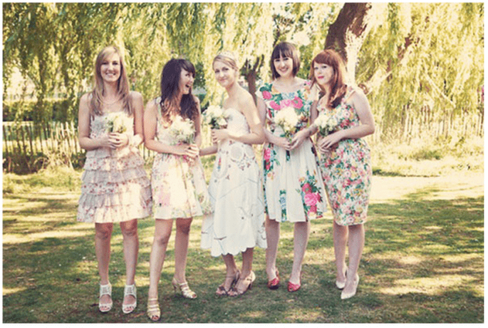 Vestidos en tendencia para tus damas de boda - Foto Lisa Devlin