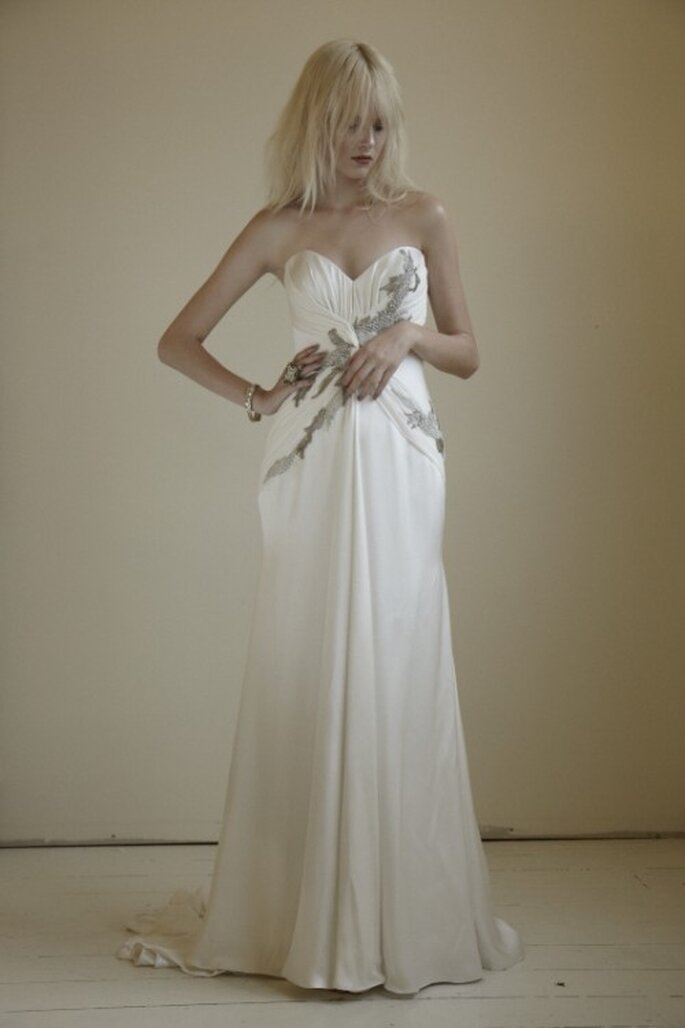 Vestido de novia strapless y con bordado - Foto Mariana Hardwick 2013