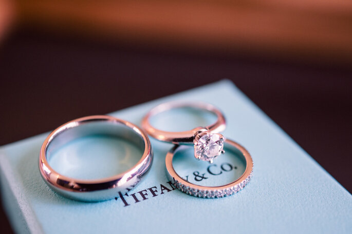 Argollas de matrimonio y anillos de compromiso