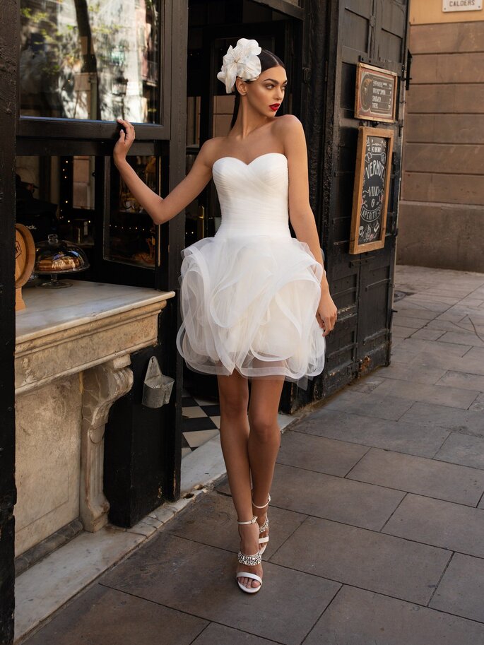 of course heroin style 95 vestidos de novia cortos 2023: los diseños más TOP para tu boda