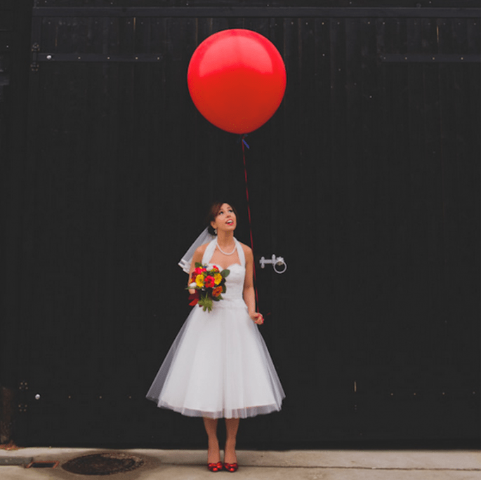 Una boda súper divertida inspirada en los colores del arcoíris - Foto We Heart Pictures