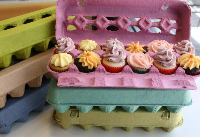 Coloridos cupcakes en cajas de huevos recicladas. Foto: Ika Perez