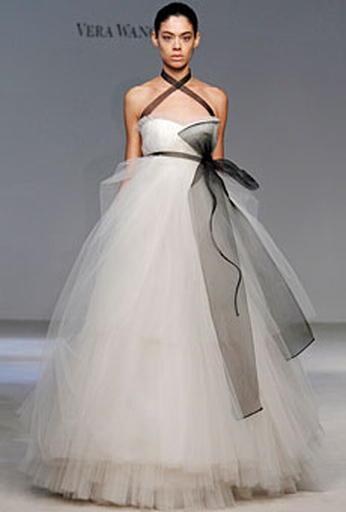 Vera Wang Fall 2010 Collection with black tie around neck and waist