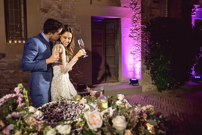 Haline & Yuri: Destination wedding em um castelo medieval na Itália com  decoração boho-chique assinada pela decoradora Kellen Lauxen