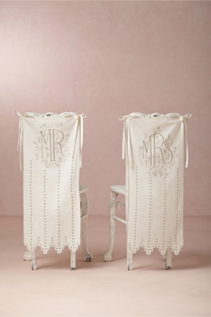 Decoración para las sillas de tu banquete de bodas - Foto BHLDN