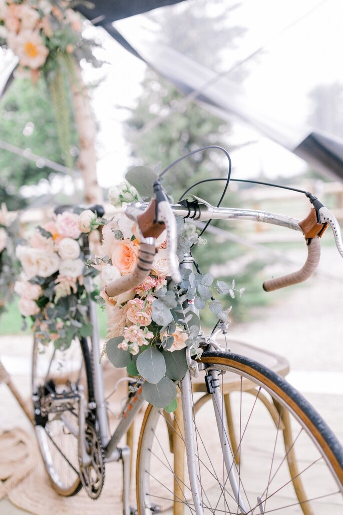 vélo vintage fleuri 