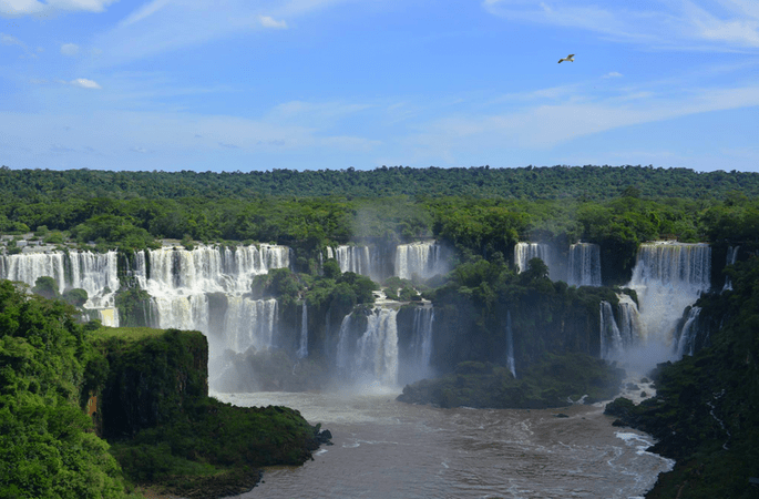 Cataratas em Foz do Iguaçu para lua de mel barata no Brasil