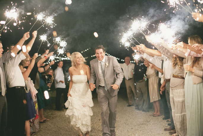 Luces de bengala: garantía de fotos de boda espectaculares