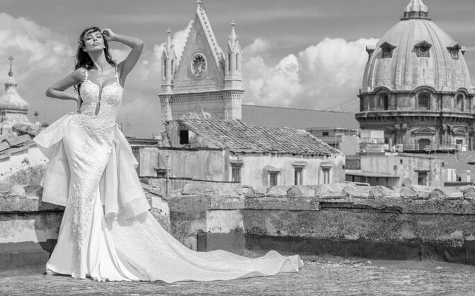 Atelier Vanitas, sposa con sfondo su città di Napoli