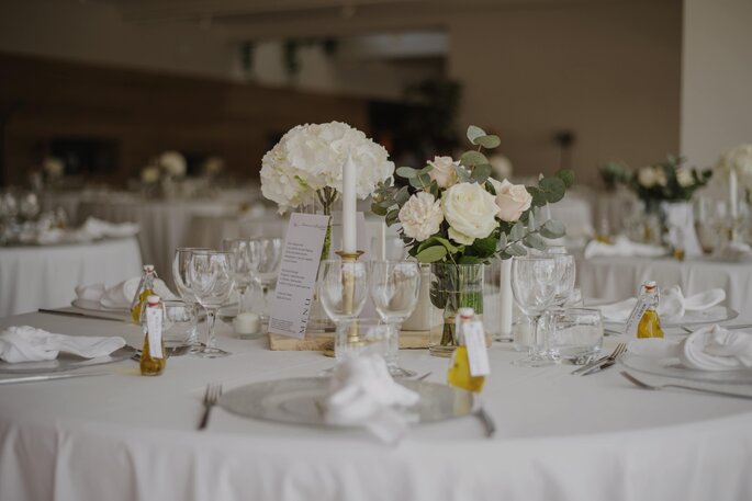 Table de mariage à la décoration chic et sobre