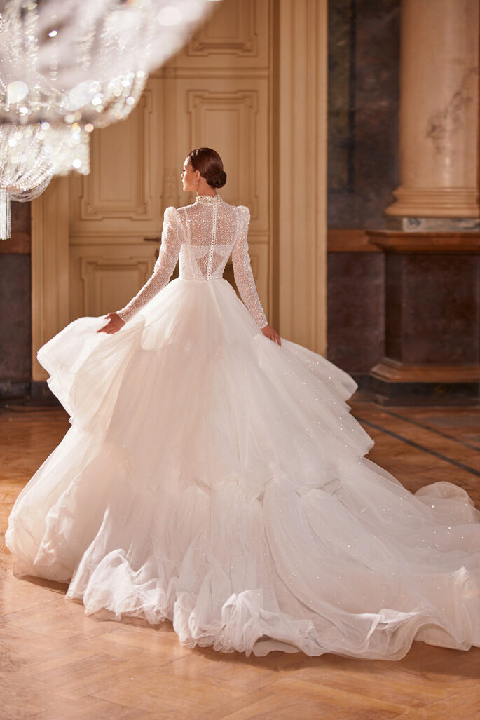 100 vestidos de novia con falda voluminosa: ¡para princesas chic y  románticas!
