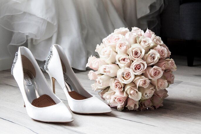 Bukiet ślubny z jasnoróżowych róż