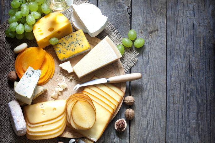 Tabla de quesos. Imagen vía: Shutterstock
