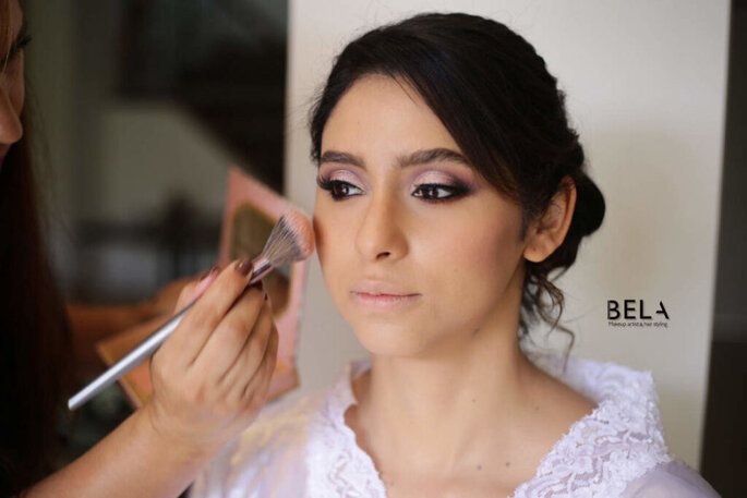 Bela Makeup Artist peinado recogido maquillaje novia