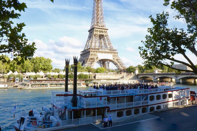 Bateau à roue pour mariage sur la Seine