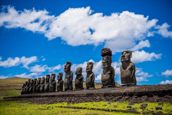 Mystérieuses statues de l'Île de Pâques