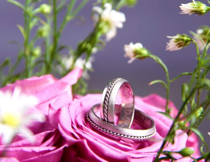 Contraste Photography anillos argollas matrimonio flores