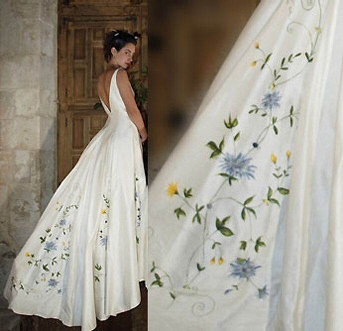 Collection de robes de mariée Valérie Devillers -Amelina : shantung à plis creux peints et brodé