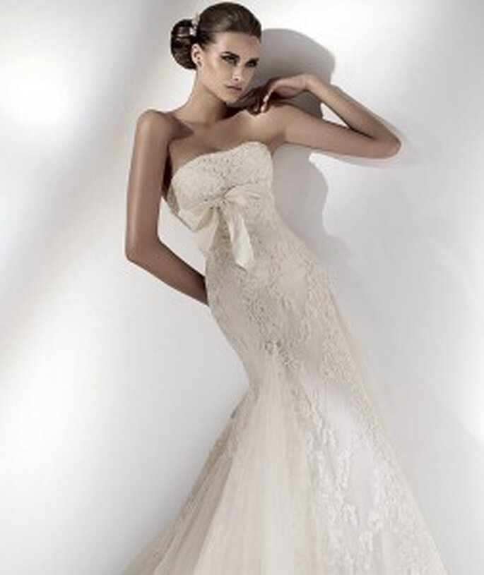Elie Saab Caliope - strapless mermaid-style dress with lace and bow under bust