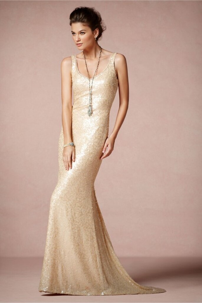 Vestido de novia 2014 en color oro con silueta tradicional y cauda estilo barrido - foto BHLDN