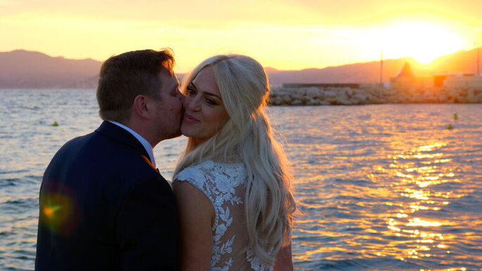 Photo de mariage au coucher du soleil à Cannes