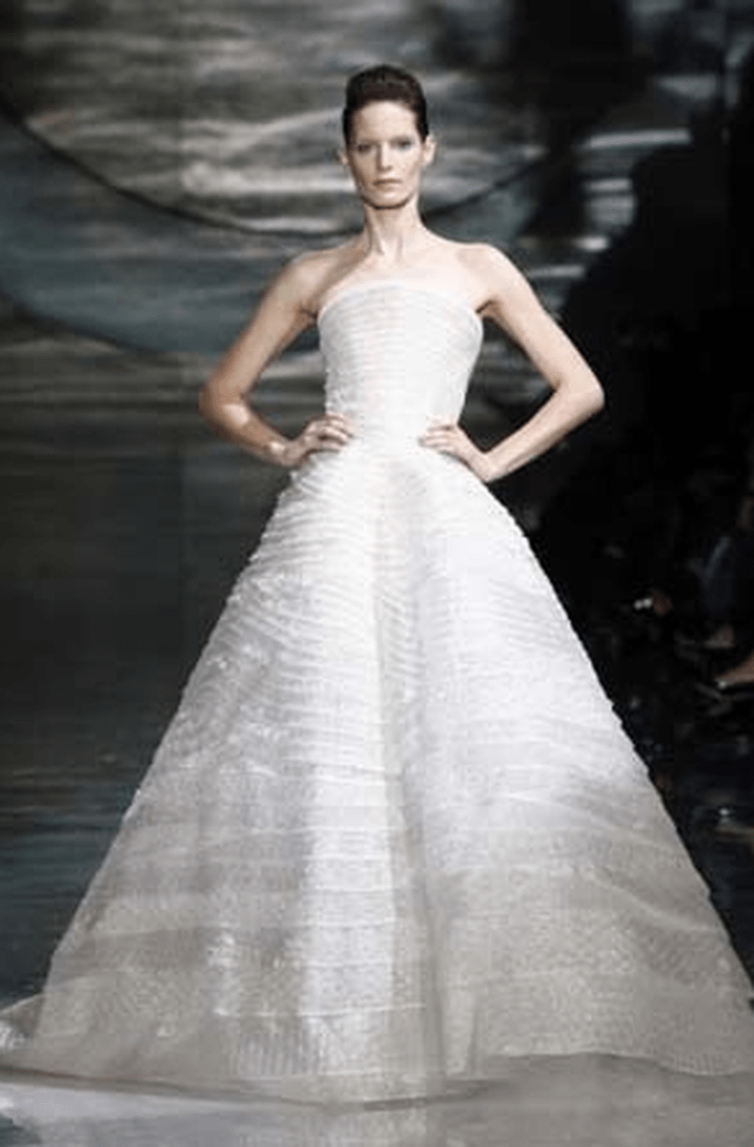 En avant-première, la collection Armani Sposa 2011