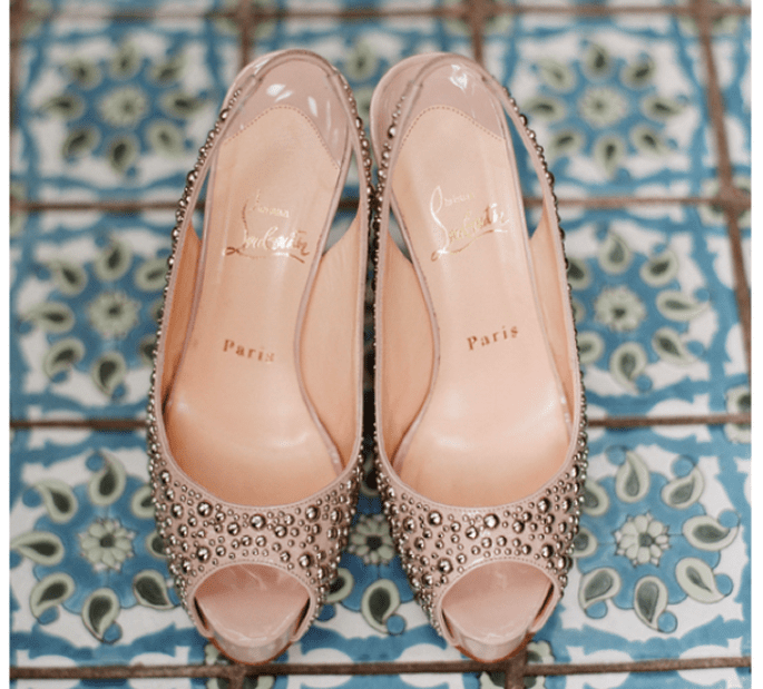 Presume tus increíbles zapatos de novia en lindas tomas - Foto Elizabeth Messina