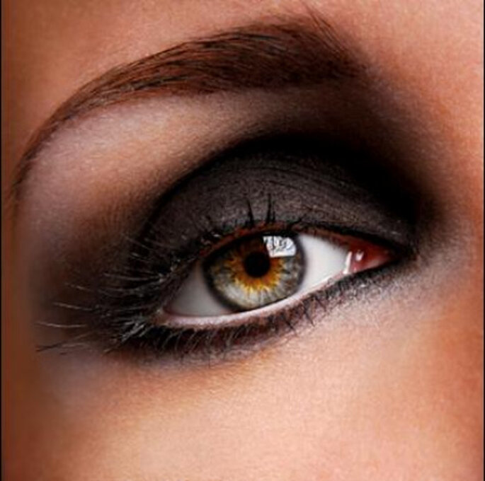 Ojos ahumados, el maquillaje de moda de novias según las tendencias de 2011