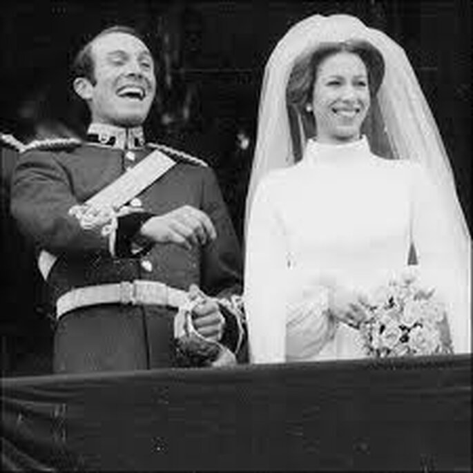 Boda de la princesa Ana y Mark Phillips en 1973, el vestido lo diseñó la novia. 