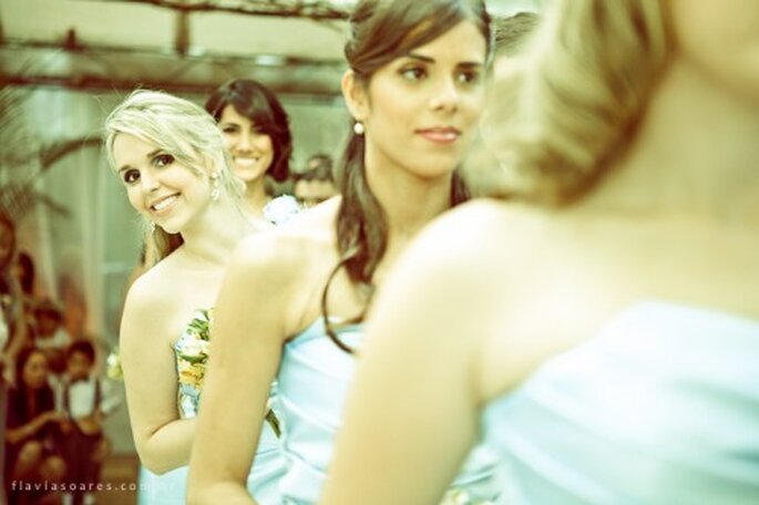Muchas novias escogen un vestido idéntico para todas sus damas de honor. Foto: Flávia Soares