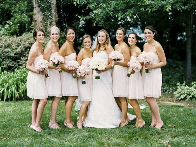 6 tips infalibles para elegir a tus damas de boda - Foto Krista A. Jones