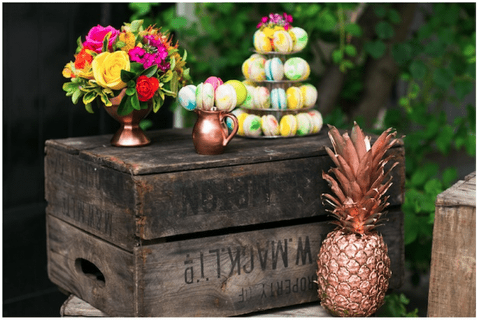 Macarons de colores como postre para tu boda - Foto Anneli Marinovich Photography