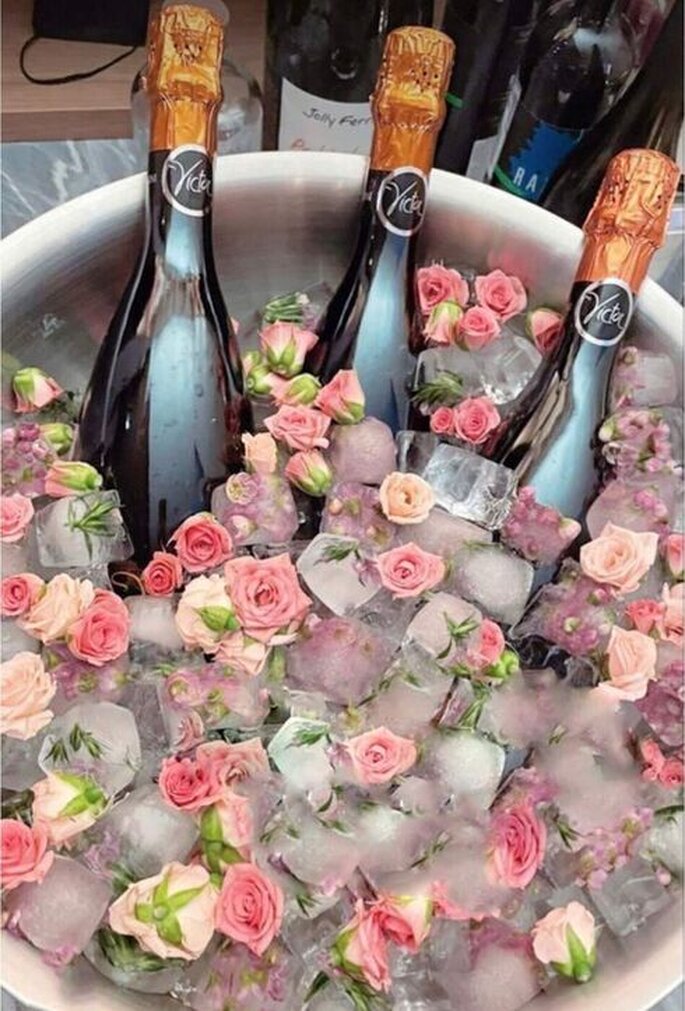 Champagne et fleurs pour un mariage