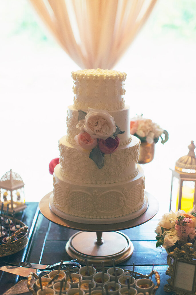 Blush + dorado en una boda vintage elegante. Foto: Alixann Loosle Photography