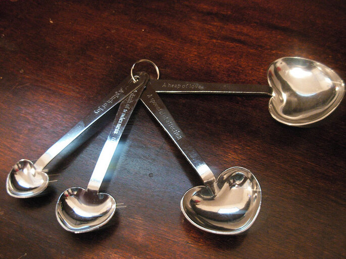Souvenirs de cucharas con forma de corazón. Foto: John