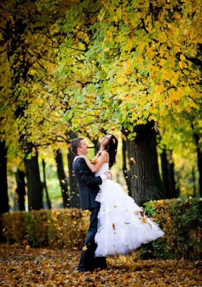 Hojas para tu boda en temporada otoñoinvierno. Imagen Natalia Chmielovieks Boda otoñal