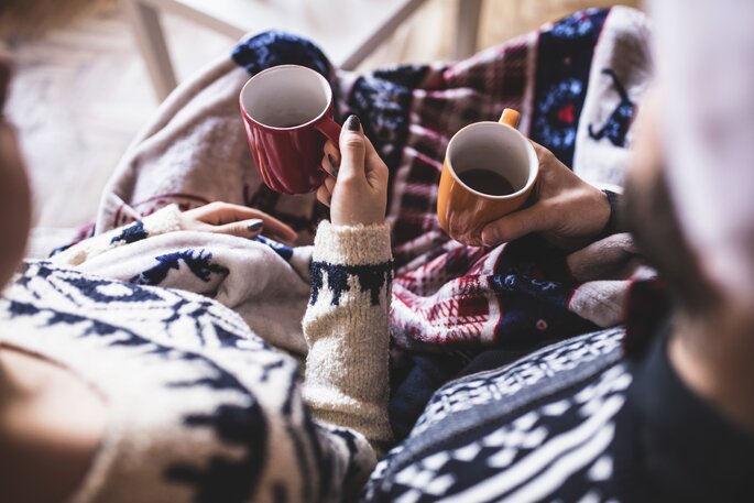 pareja con cafe