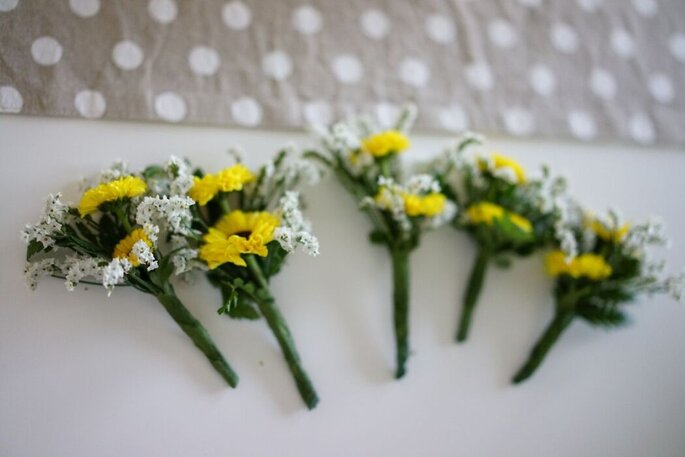 Plume Events and Weddings, boutonniers gialle e bianche