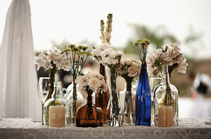 Centros de mesa en color azul para boda 2013. Fotografía Alberto del Toro