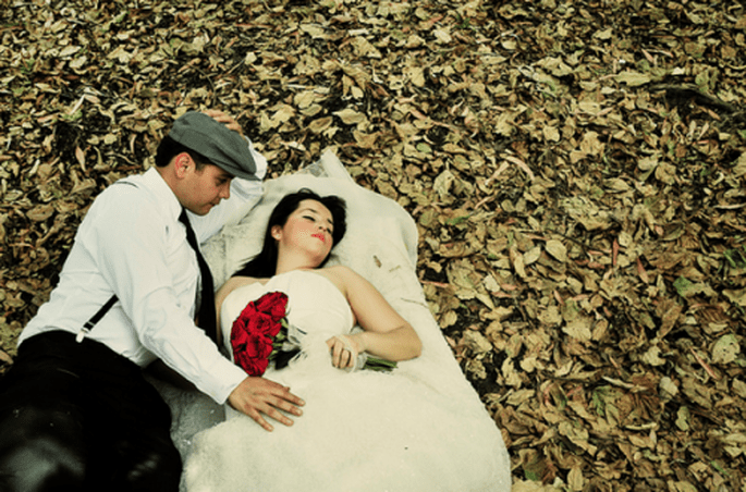 Detalles vintage y un ambiente muy romántico en la sesión de fotos Trash the Dress - Foto Casa Fragma