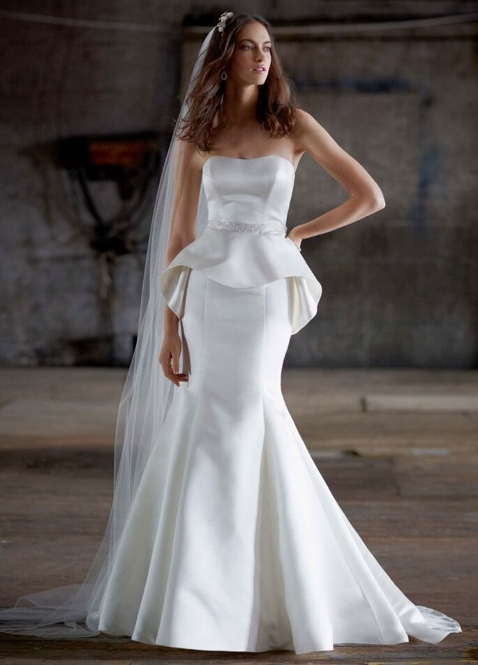 Vestido de novia 2014 con silueta peplum asimétrica - Foto David's Bridal