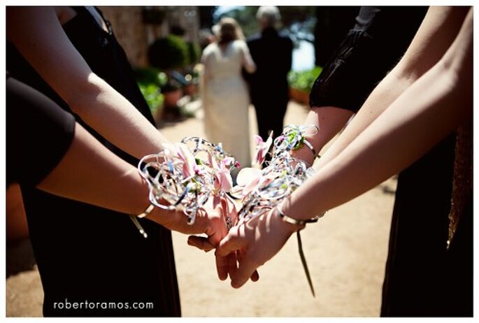 Brazalete para boda. Imagen Roberto y María