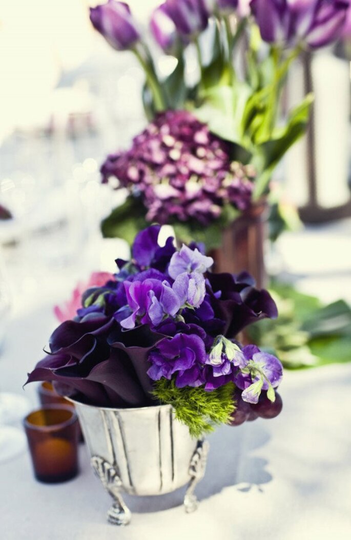 Detalles en color violeta para la decoración de tu boda - Foto Joy Marie Photography